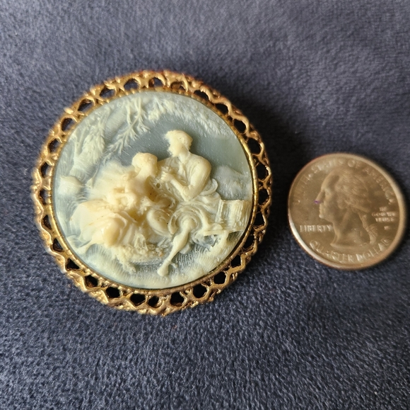 Resin Cameo Brooch Vintage Cameo Jewelry Costume Jewelry Man Women - Picture 3 of 3